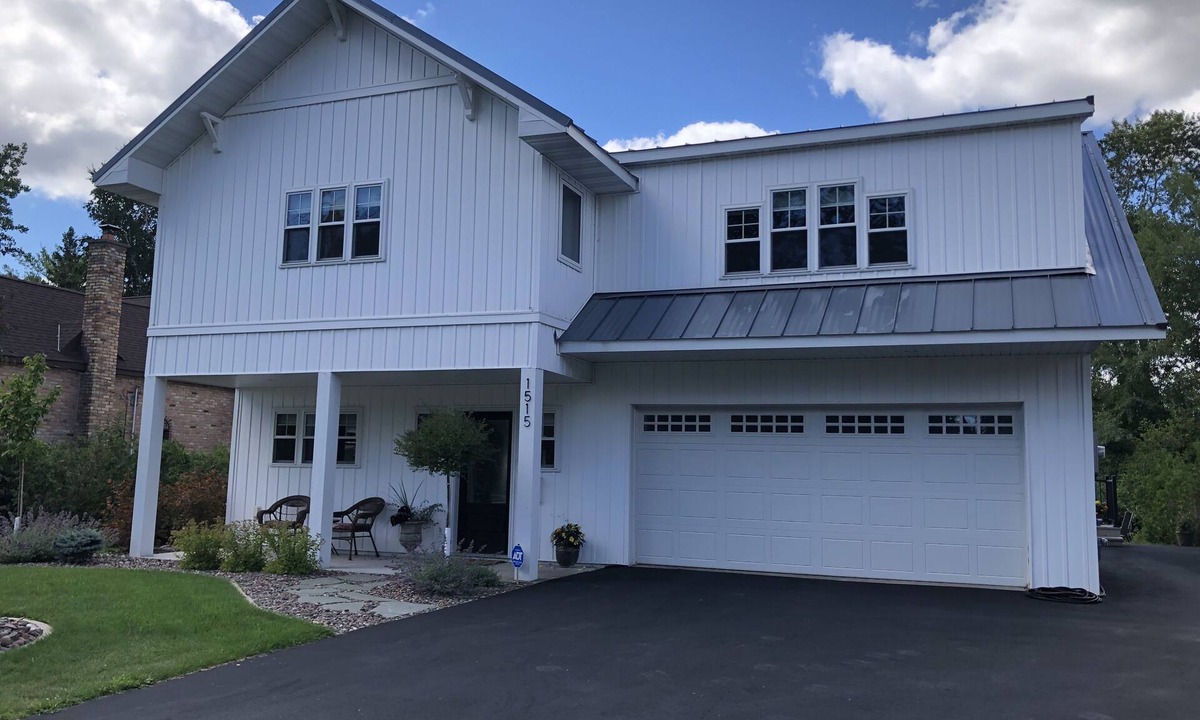 Park Point House | Park Point Getaway - Modern - New - 1 Mile to Canal Park - Half block to Beach