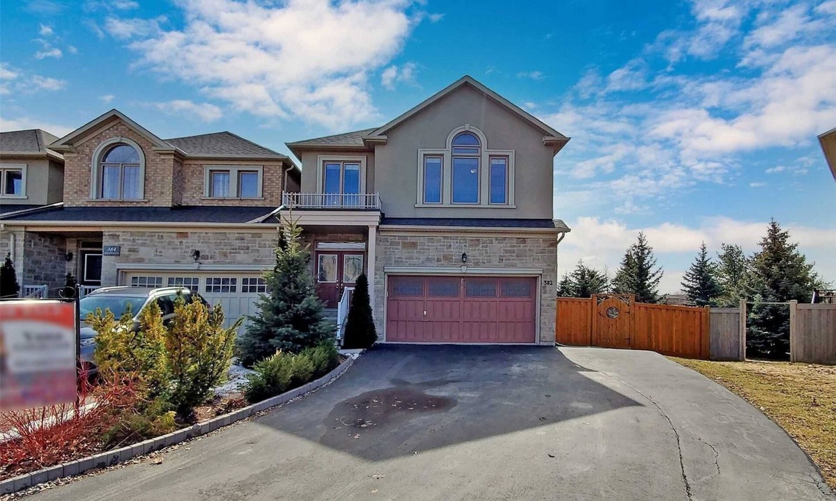 Oakville House | Park view in Oakville