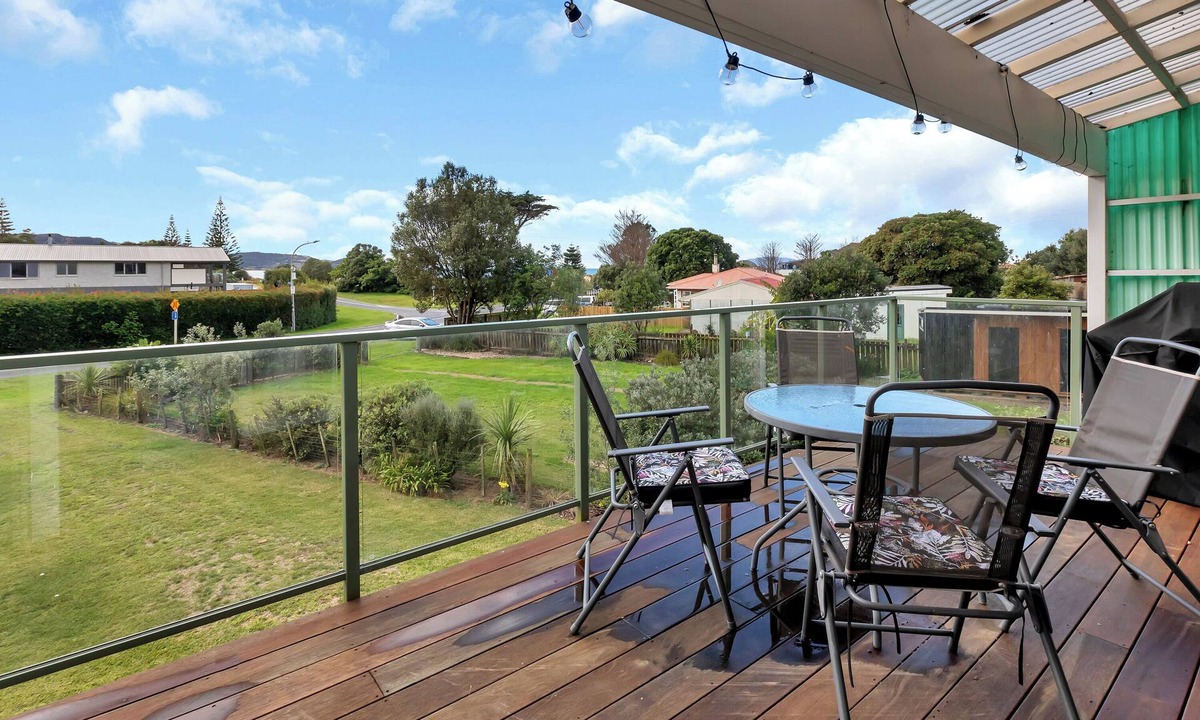 Karkari Peninsula House | Patsy Cottage – A Charming 1960s Kiwi Bach near Kaitaia