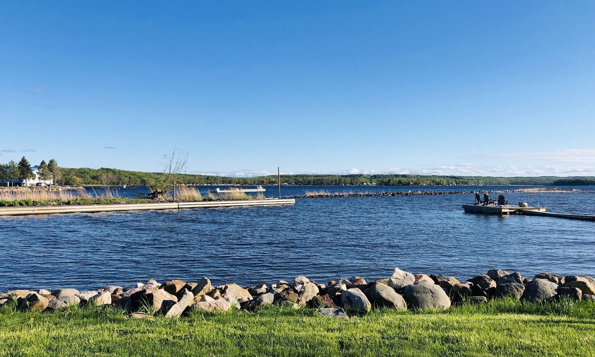 Victoria Harbour Cottage | Peaceful Waterfront Cottage on Georgian Bay