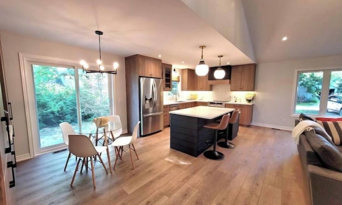 Vineland House | Peach View Retreat