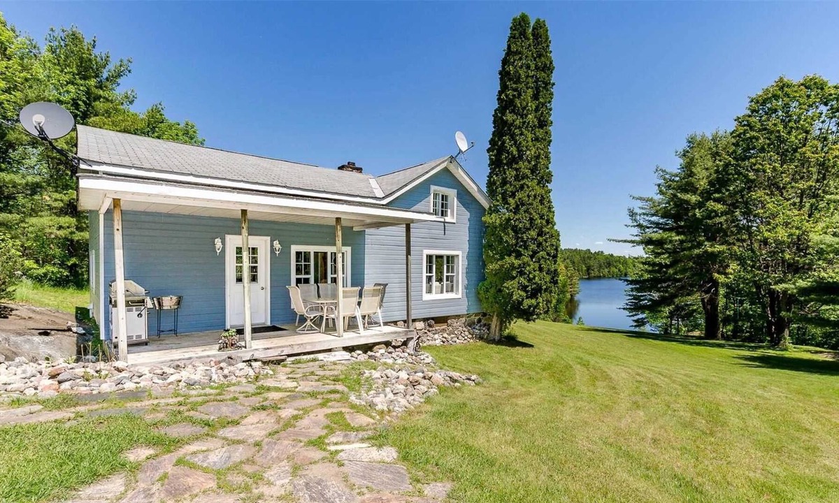 Seguin Cottage | ☀ Perfect for Family! Private Waterfront Log Style Entire Cottage with Lakeview!