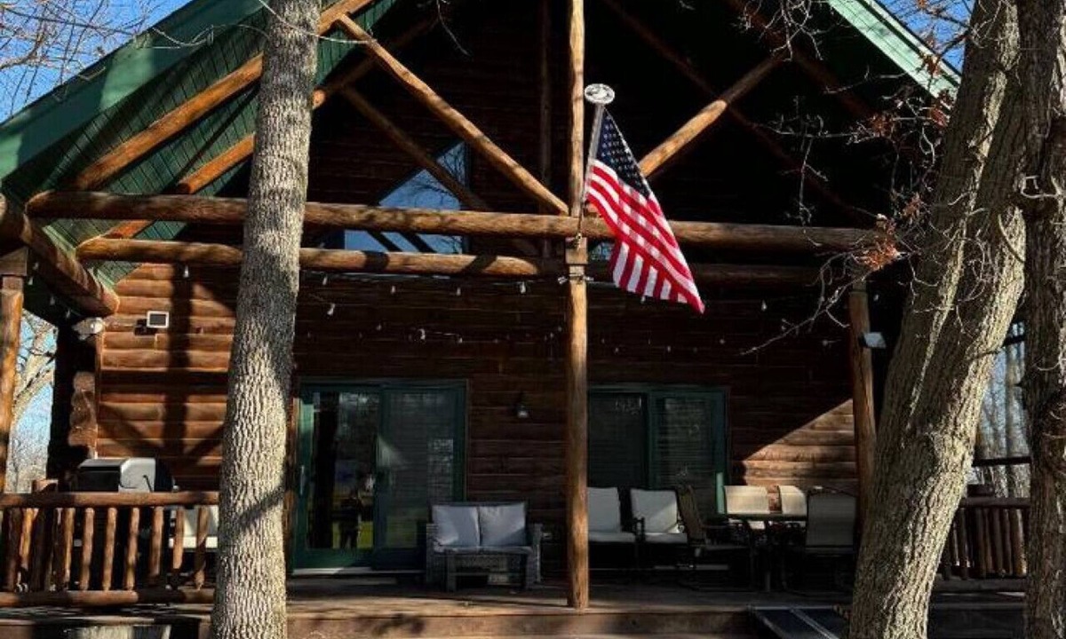Garrison Cabin | Pet-Friendly Garrison Retreat