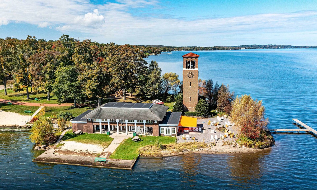 Bemus Point Apartment | Pet-friendly Loft Vacation Rental w/Fire Pit!