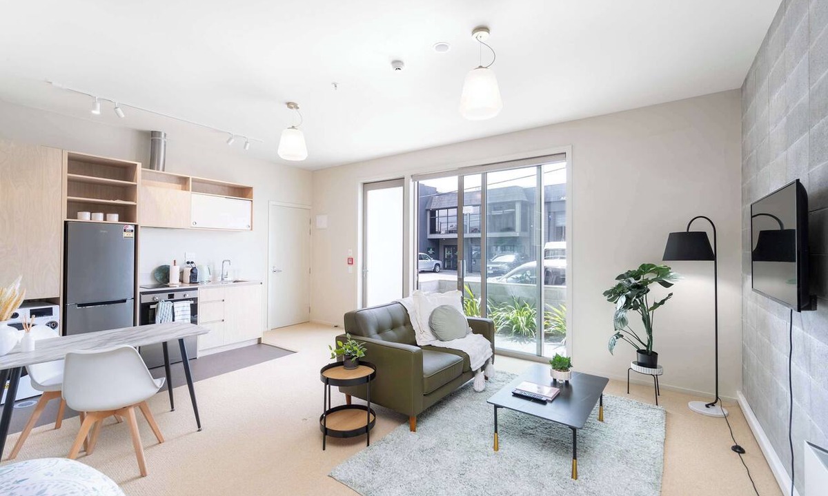 Petone Apartment | Petone City Studio with Outdoor Space