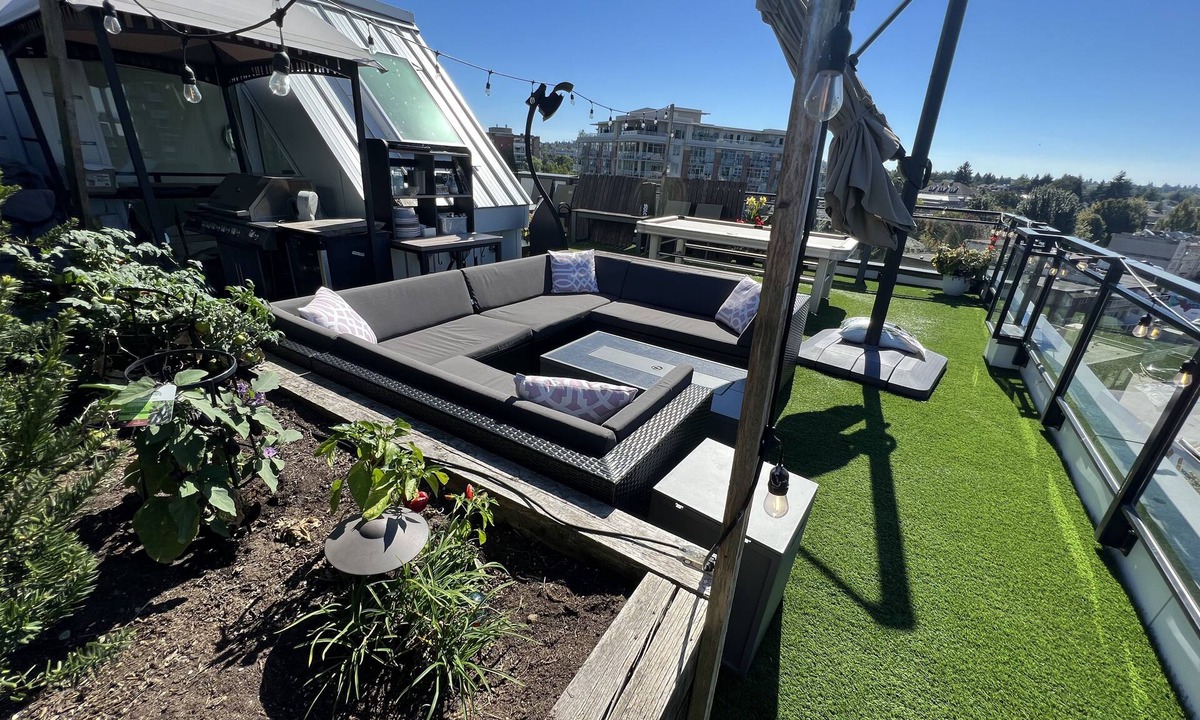 Mount Pleasant Condo | PH with deck