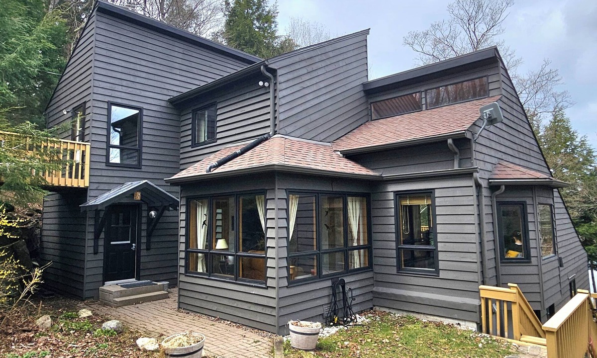 Haliburton Cottage | Pinecrest on the Lake, 4BR Waterfront, Dock, 4 Season Cottage, Private