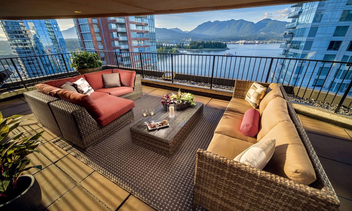 Coal Harbour Hotel | Pinnacle Hotel Harbourfront