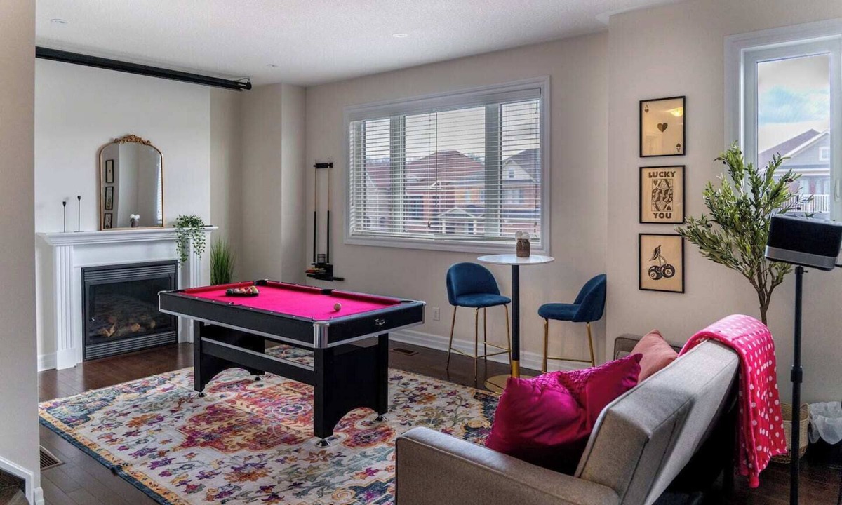 Halton Regional Municipality House | Pool Table/Ping Pong/Projector/Darts/Fire Table