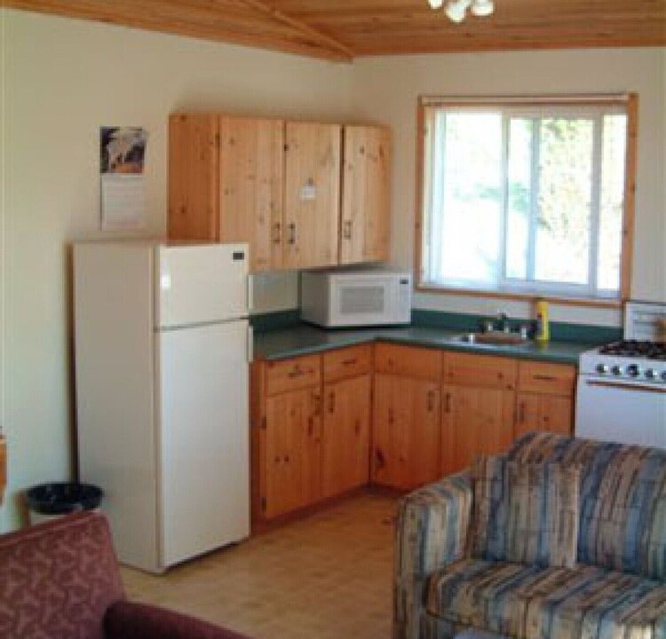 Kenora Cabin | Portage Lodge - Cabin #7 (2 people) - Kenora, Ontario, Canada