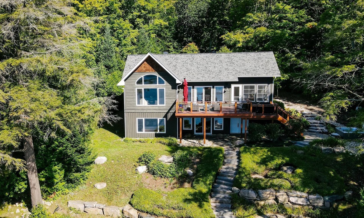Dysart et al Cottage | Prime Haliburton location!