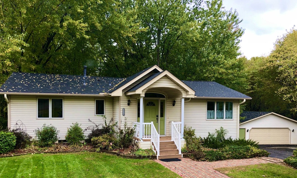 Blaine House | Private 5 bd home perfect for large families!