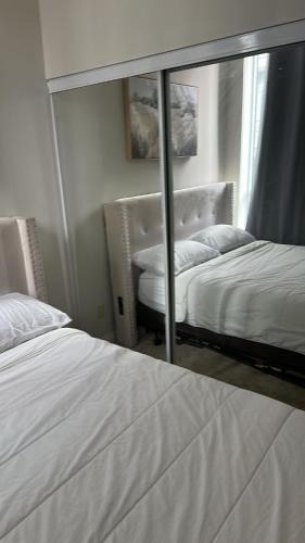 Hurontario Apartment | Private Cozy Room