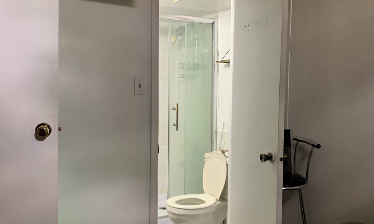 Fairview Bed & Breakfast | Private near Airport