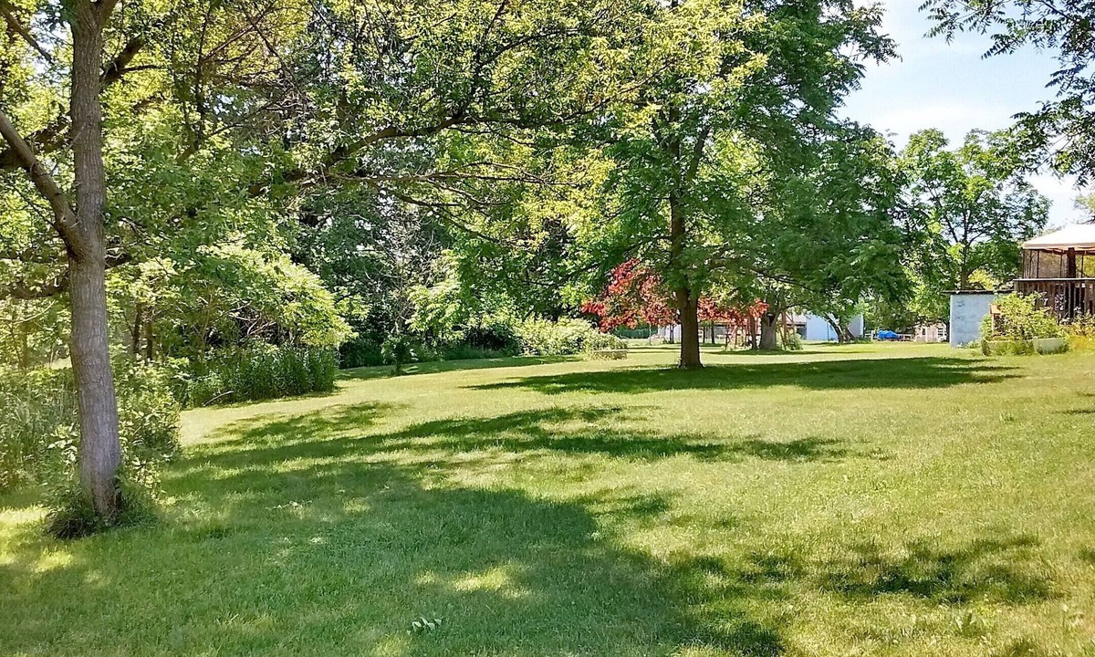 St. Clair House | Private river in the back yard