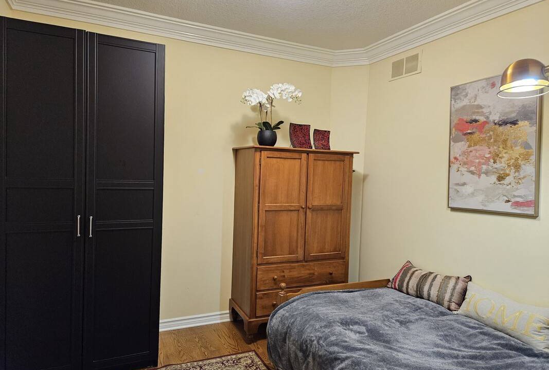 London Resort | Private room ∙ 1 guest