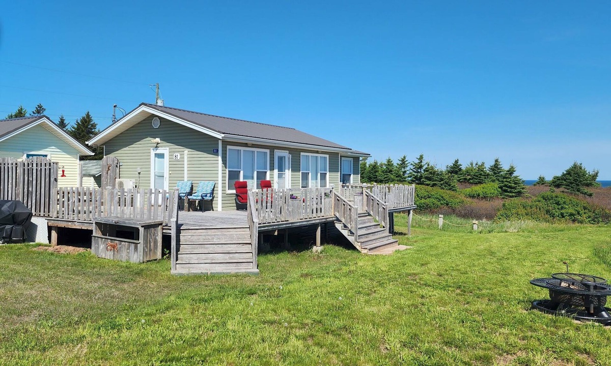 Cap-Pele Cottage | Private waterfront cottage with beautiful ocean views