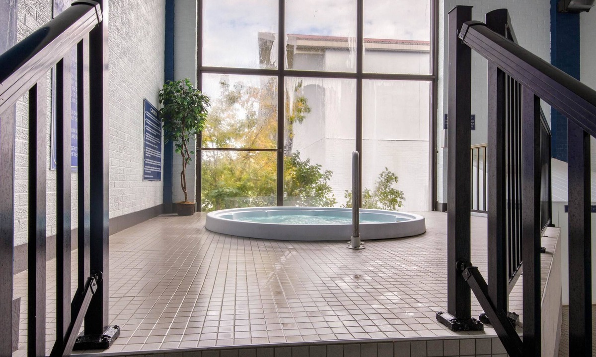 Orillia Hotel | Quality Inn & Conference Centre