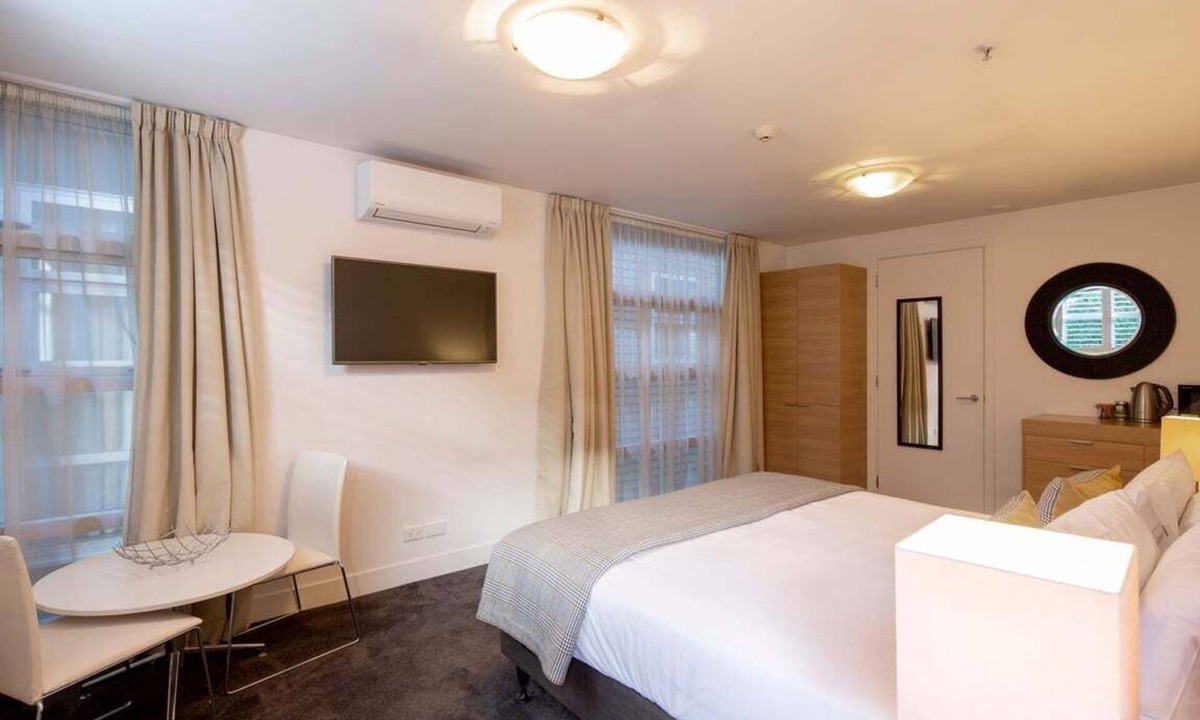 Frankton Apartment | Queenstown Studio | Lake Access, WiFi & Parking - No View