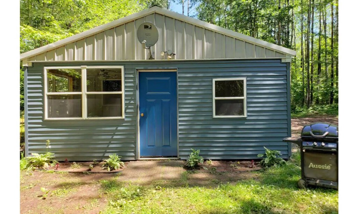 Pine County Cabin | Quiet cabin in the woods