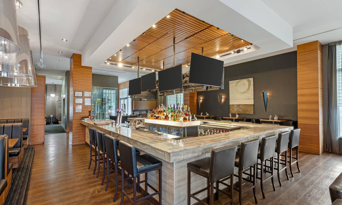 Calgary Hotel | Radisson Hotel & Conference Centre Calgary Airport
