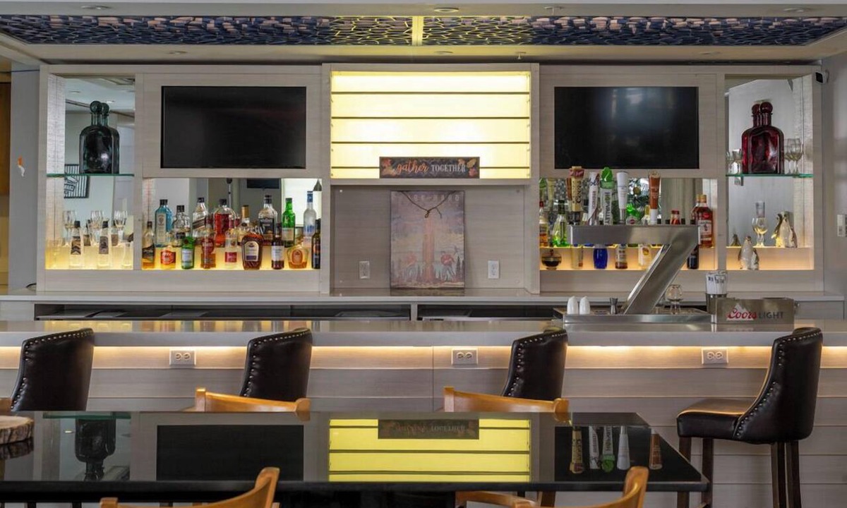 Leduc Hotel | Radisson Hotel Edmonton Airport