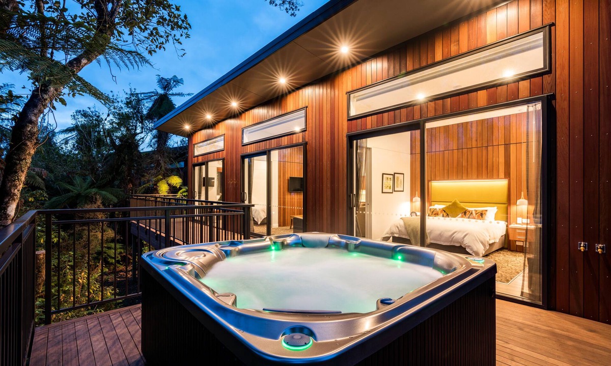 Franz Josef Glacier House | Rainforest Deluxe