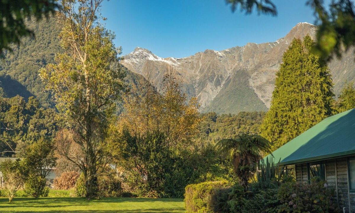 Fox Glacier Hotel | Rainforest Motel