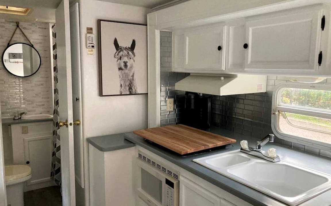 Markdale RV Rental | Recreational vehicle (RV) ∙ 1 bedroom ∙ 5 guests