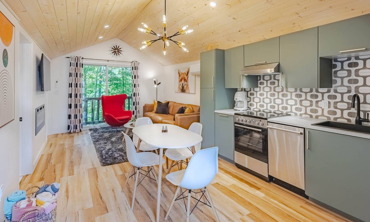 Sharbot Lake Ski Chalet | Red Fox - 2 Bedroom Vibrant Cottage