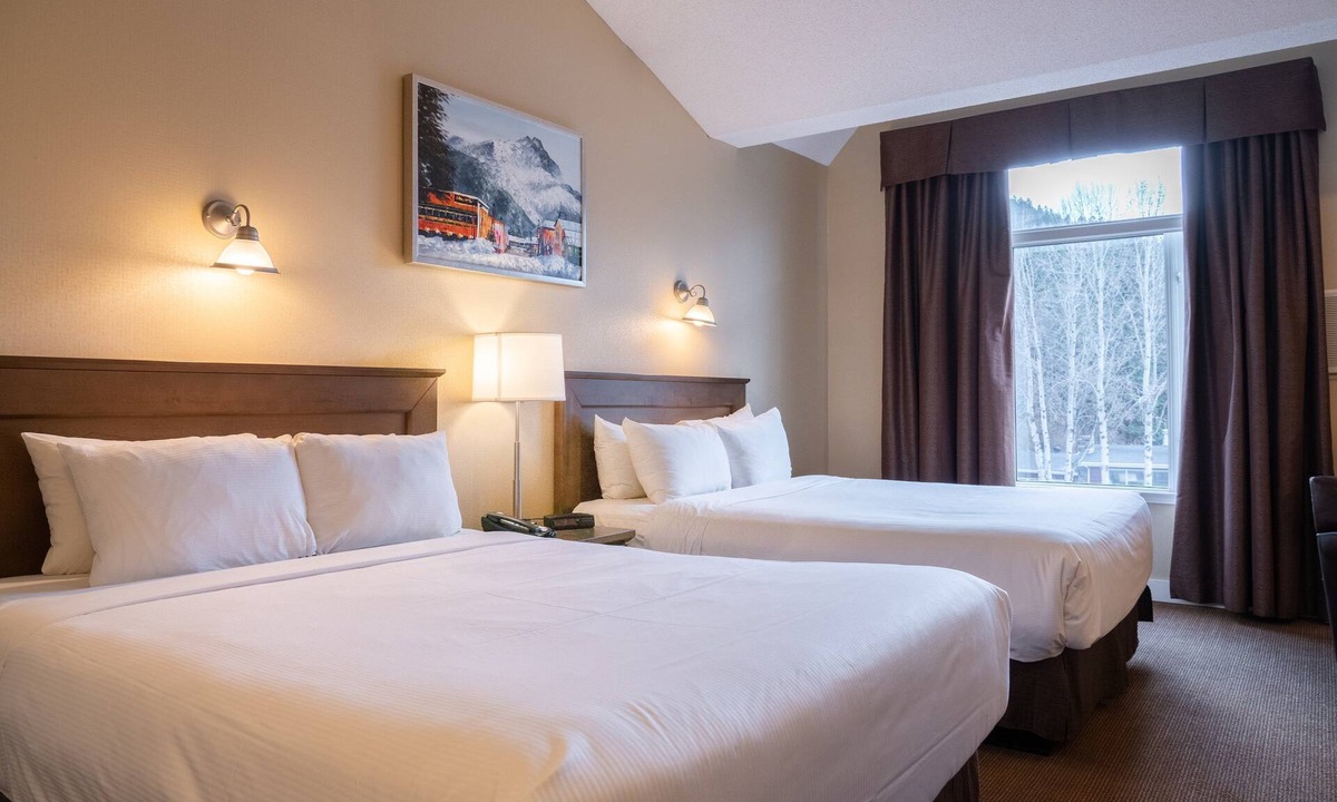 Banff Hotel | Relaxing Mountain Getaway! Superior Room