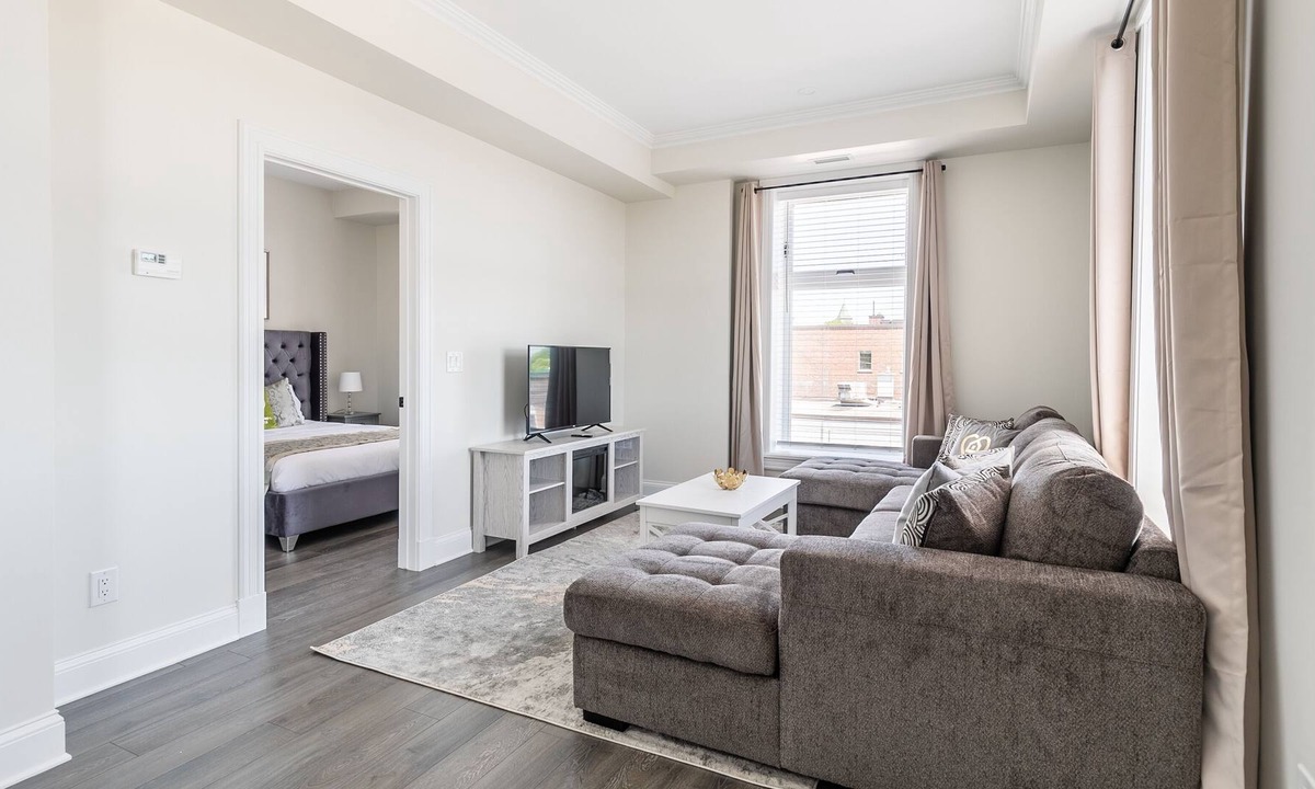Smiths Falls Apartment | Rideau 2Br Signature Apartments. Free Parking
