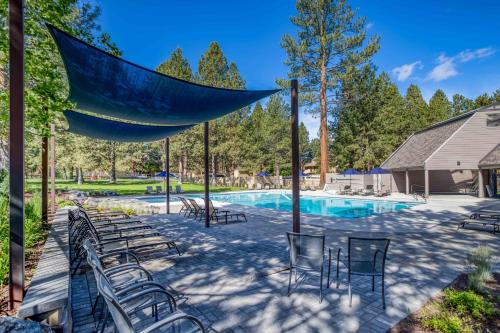 Century West House | River Ridge 330B