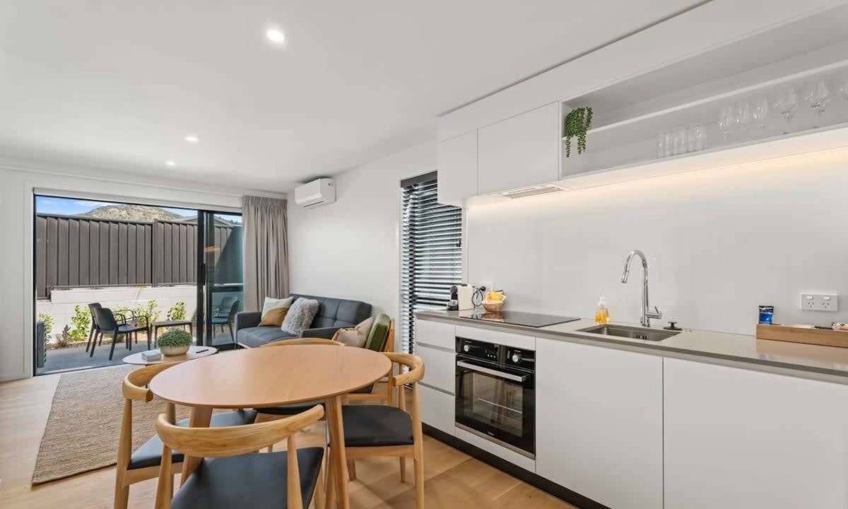 Albert Town Apartment | Rivers Abode