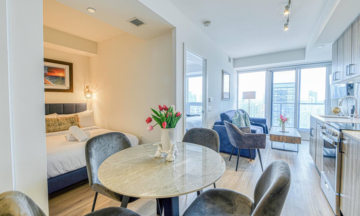 Garden District Apartment | RivetStays - The Jarvis