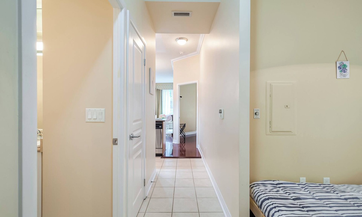 St. Lawrence Apartment | Rivetstays - The Yonge Grand Suites