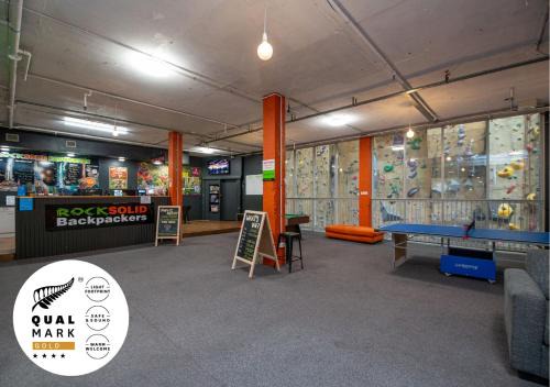 Rotorua Hostel | Rock Solid Backpackers Rotorua