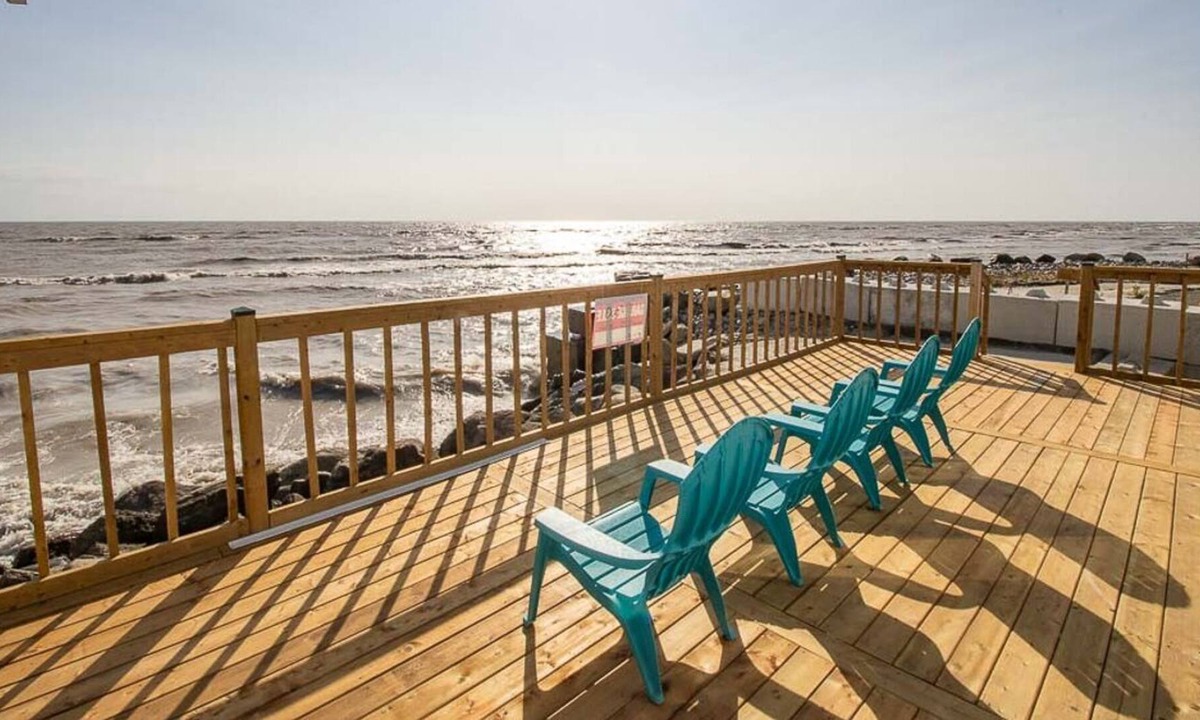 Long Point Cottage | Rock This Wave - Three Bedroom Cottage, Sleeps 8