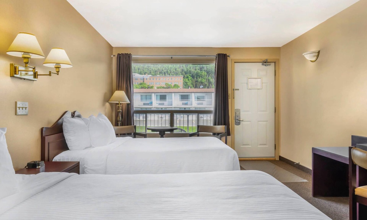 Gaspe Hotel | Rodeway Inn