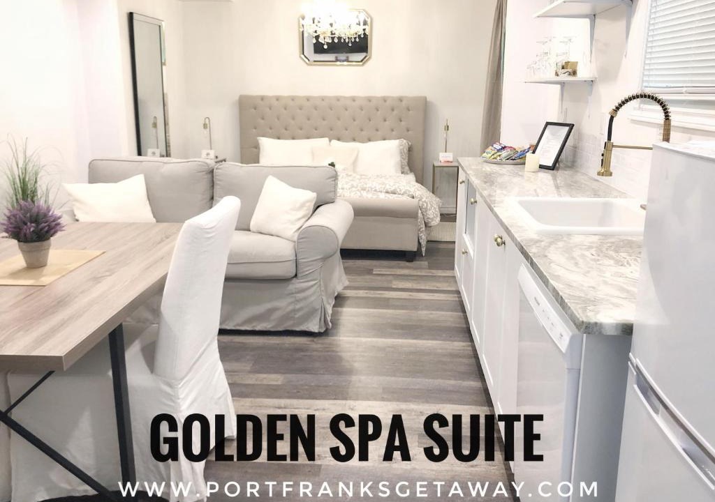 Port Franks Apartment | Romantic Golden Spa Suite