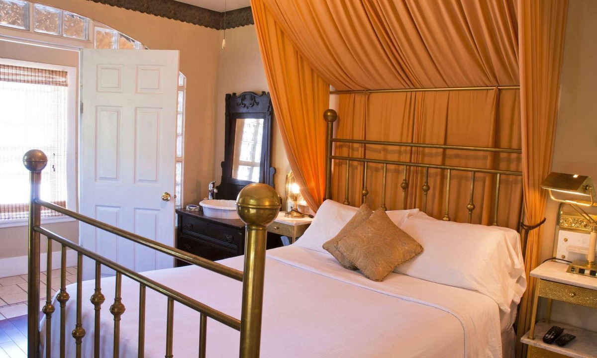 Port Albert House | Room #2 at the historic Port Albert Inn in beautiful Port Albert, Ontario!
