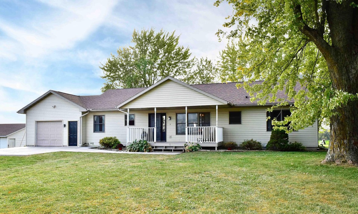 Winona House | Rural Winona Co. Guest House Getaway: Relax and Enjoy the Simple Things in Life
