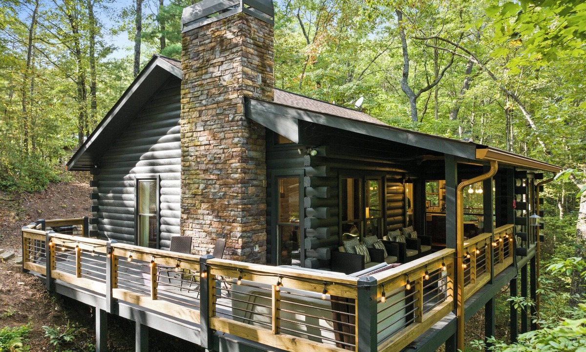 Blue Ridge Cabin | Rustic-Chic Forest Cabin with Hot Tub in Blue Ridge