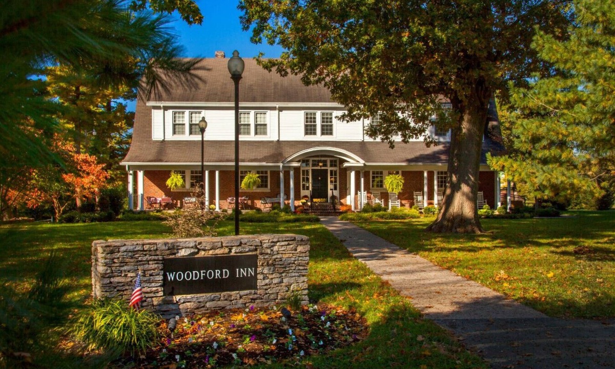 Versailles Bed & Breakfast | Rustic Elegance Steps from Bourbon Country