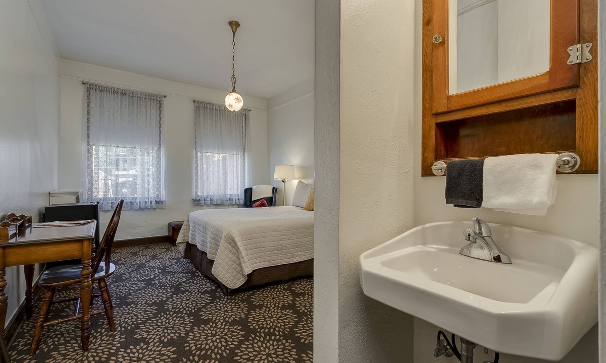 Wallace Hotel | Ryan Hotel