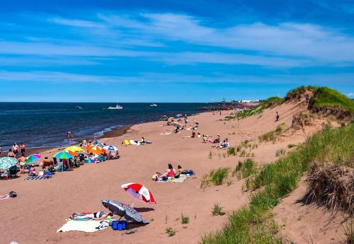 Cap-Pele Ski Chalet | Salt & Sand Cottage - Aboiteau Beach & Dunes