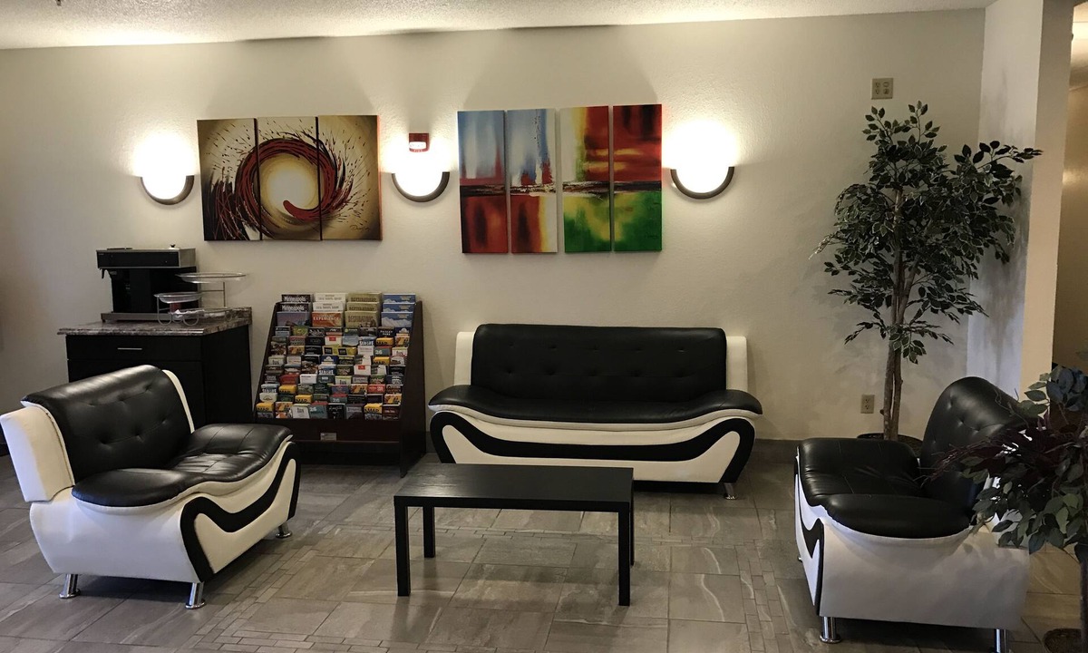 Shakopee Hotel | Sandalwood Studios & Suites