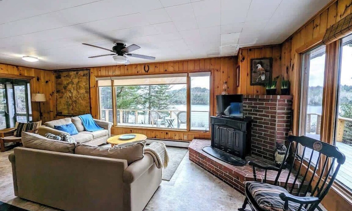 Sullivan House | Secluded Oceanfront Cottage in Frenchman Bay