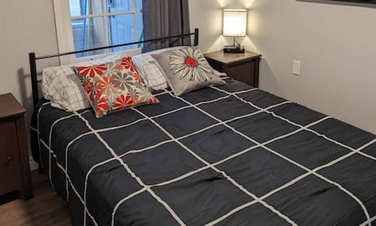 Wallaceburg House | Secret Haven - 2BD home - Close to Everything!