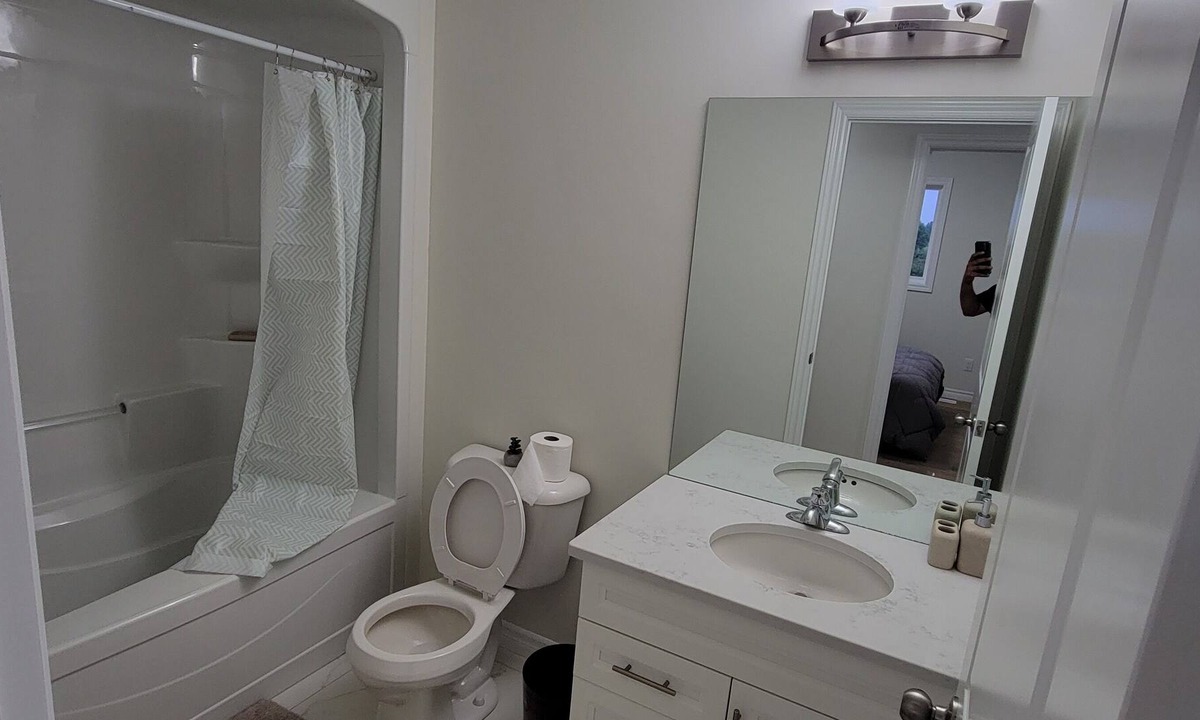 Lakeshore House | Serenity Sands Retreat